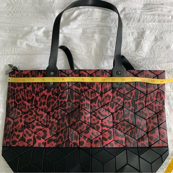 PATRIZIA LUCA Tote Bag Two-Tone Cheetah Red Matte Black Slanted Square Geometric - Picture 13 of 16
